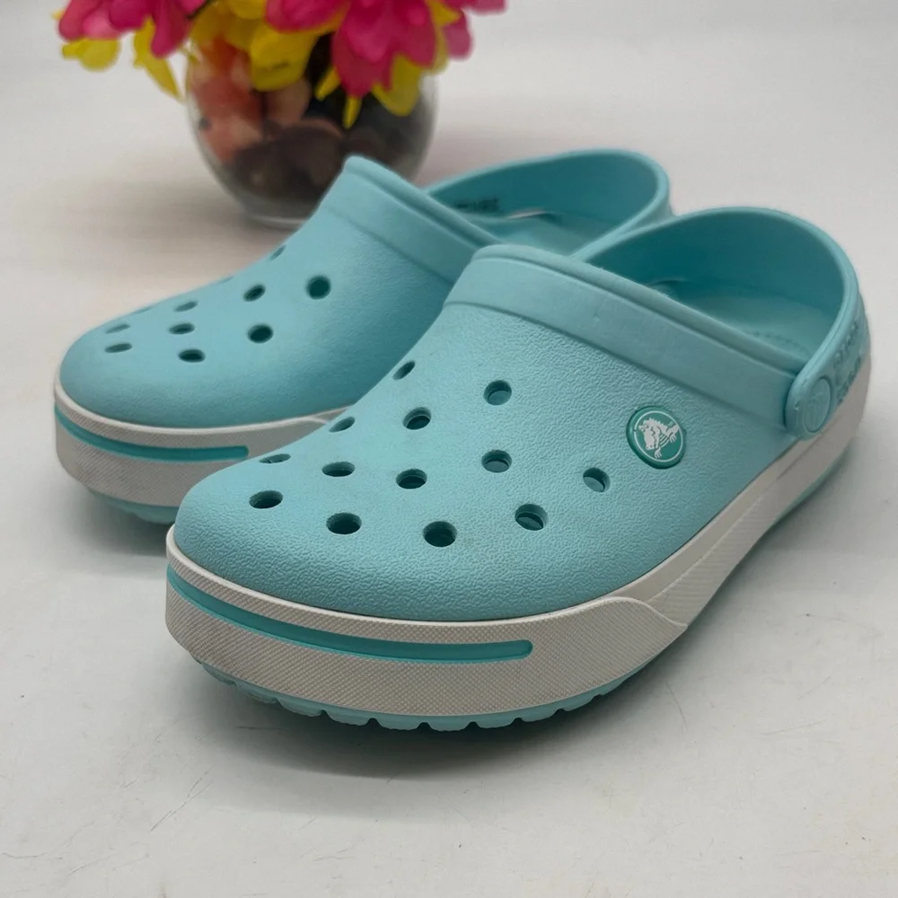 CROCS Kids Light Aqua Clog Sandals Size 6 CR9562A